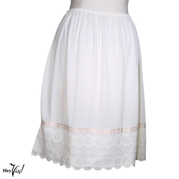 Vintage White Nylon Half Slip w Lace Pink Ribbon and Rose W26-30" L21" -Hey Viv - Picture 4 of 6